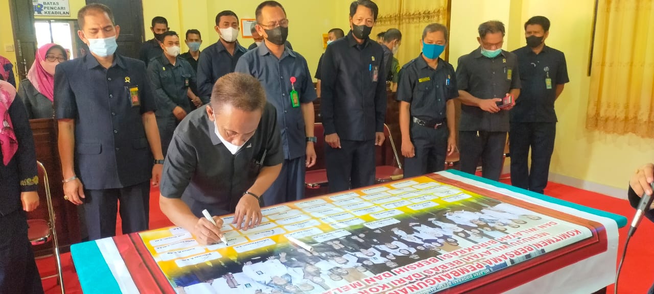 Evaluasi dan Komitmen 3
